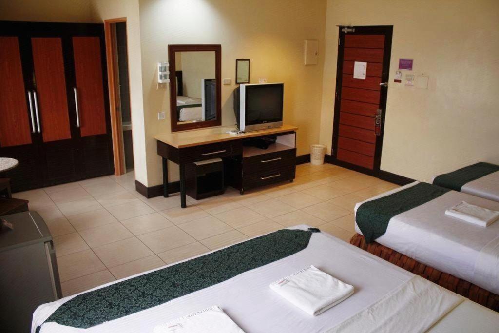 Hotel Nicanor Dumaguete City Exterior photo