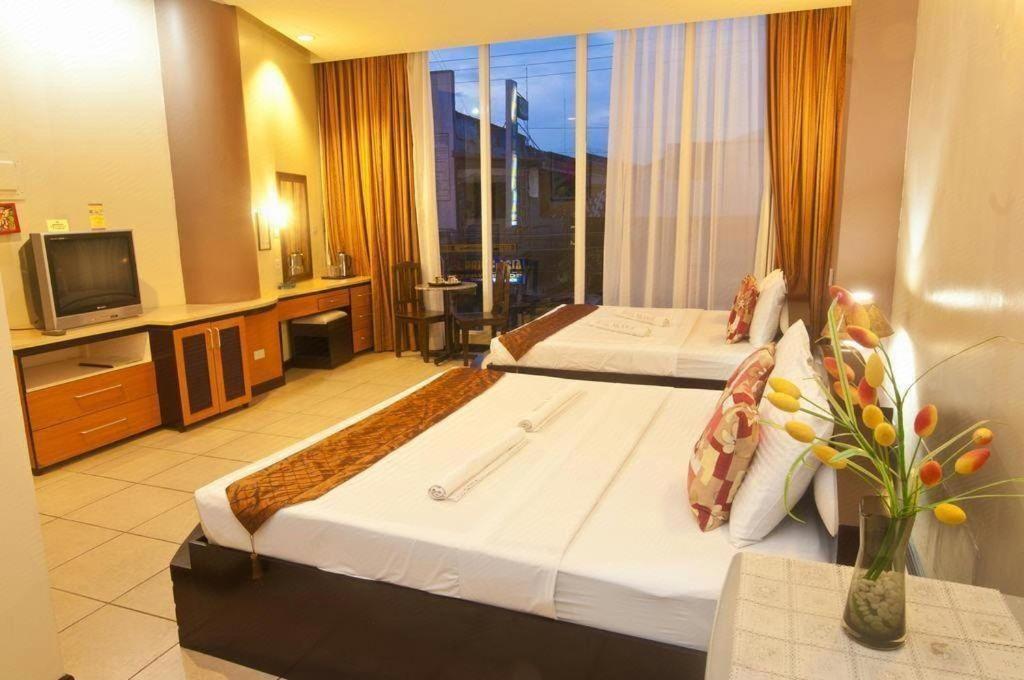 Hotel Nicanor Dumaguete City Exterior photo