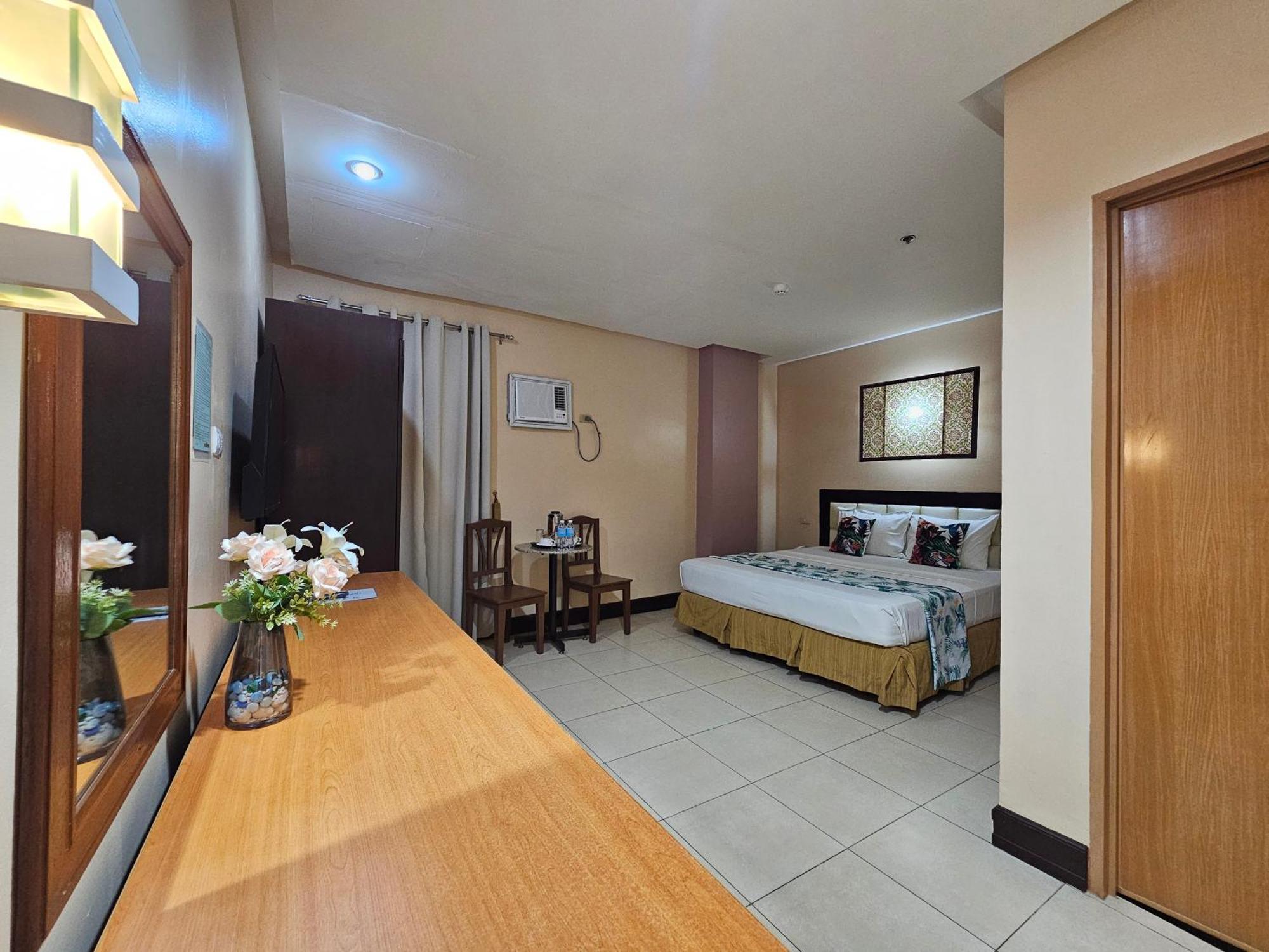 Hotel Nicanor Dumaguete City Exterior photo