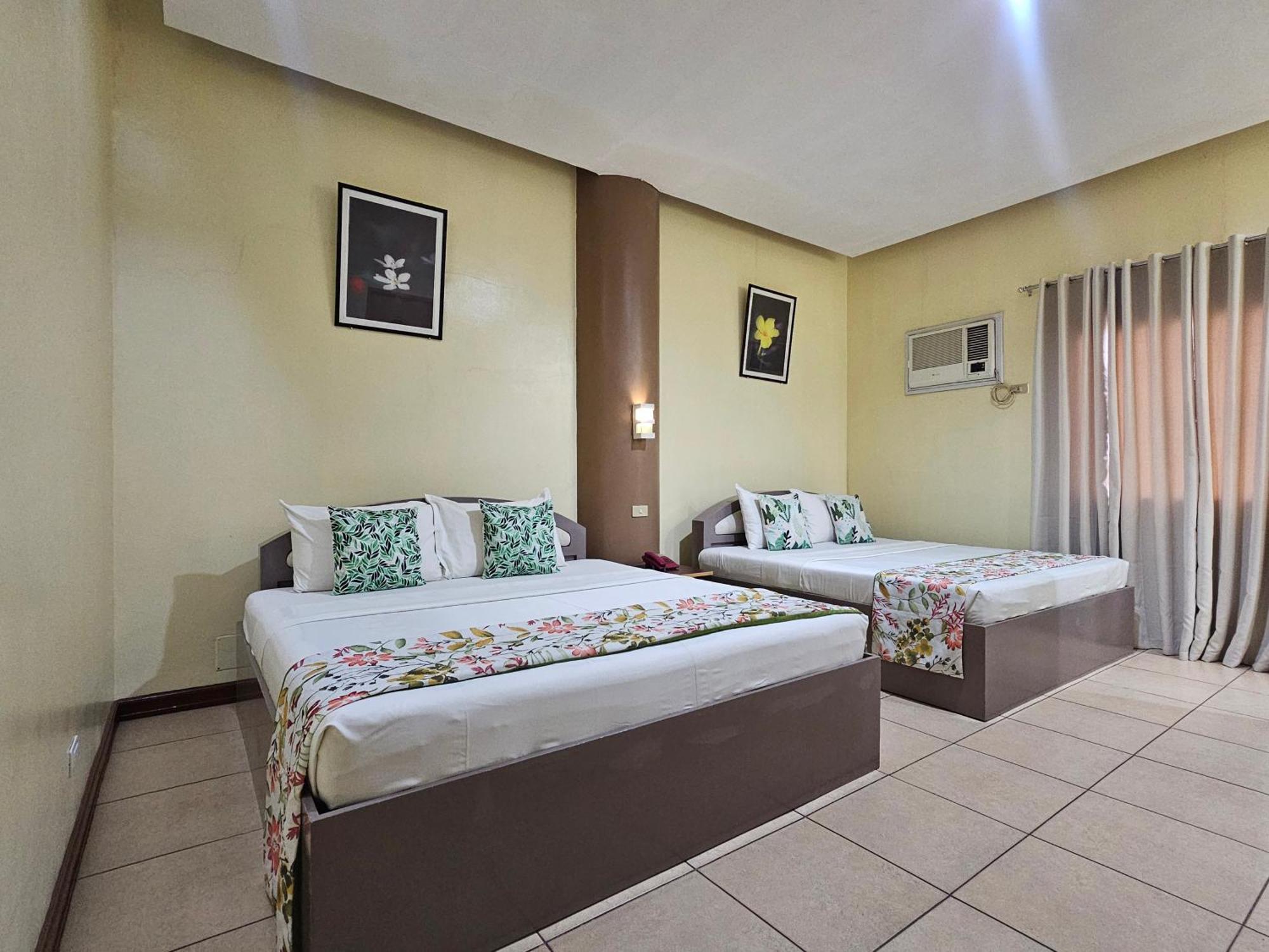 Hotel Nicanor Dumaguete City Exterior photo