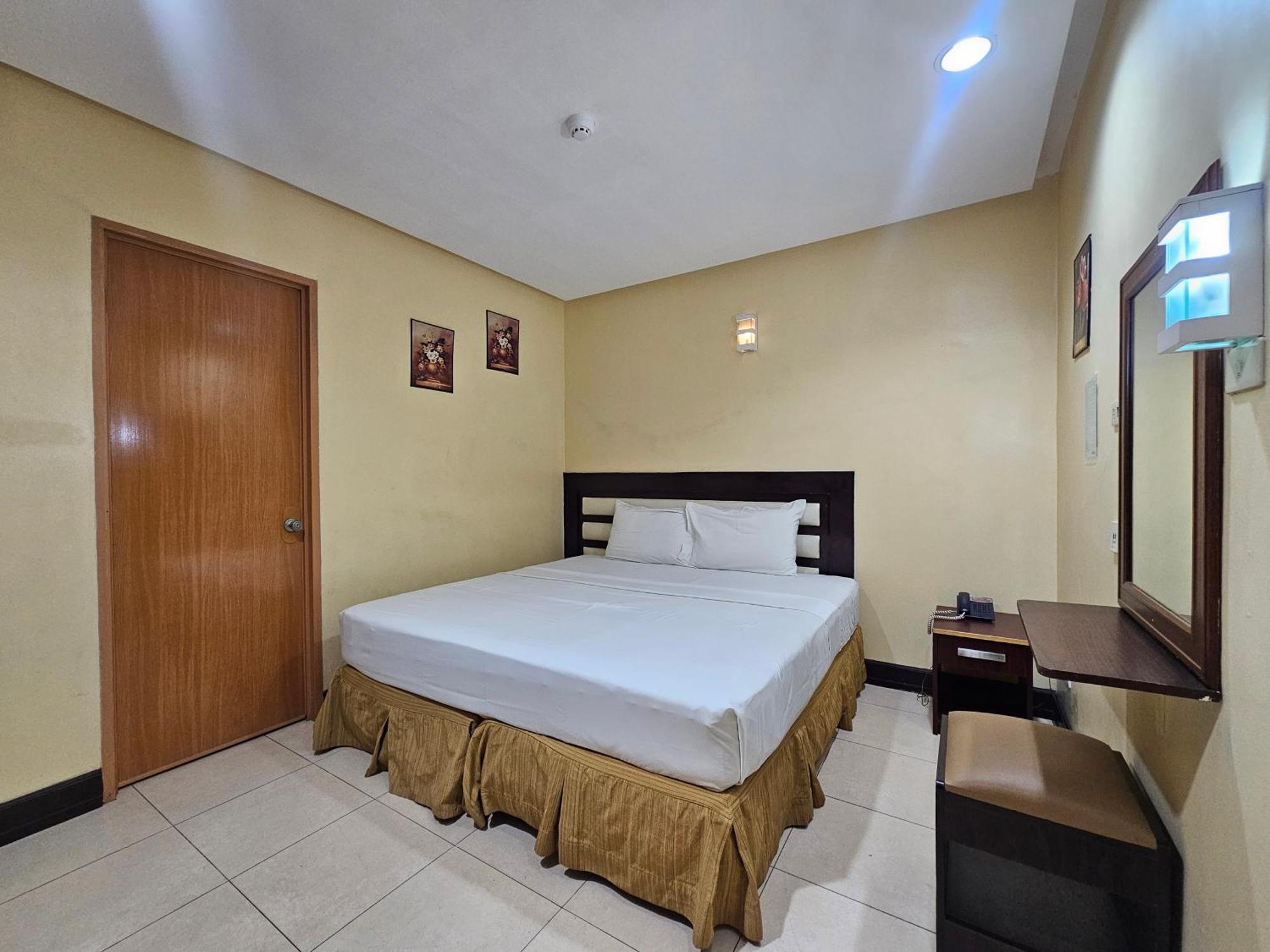 Hotel Nicanor Dumaguete City Exterior photo