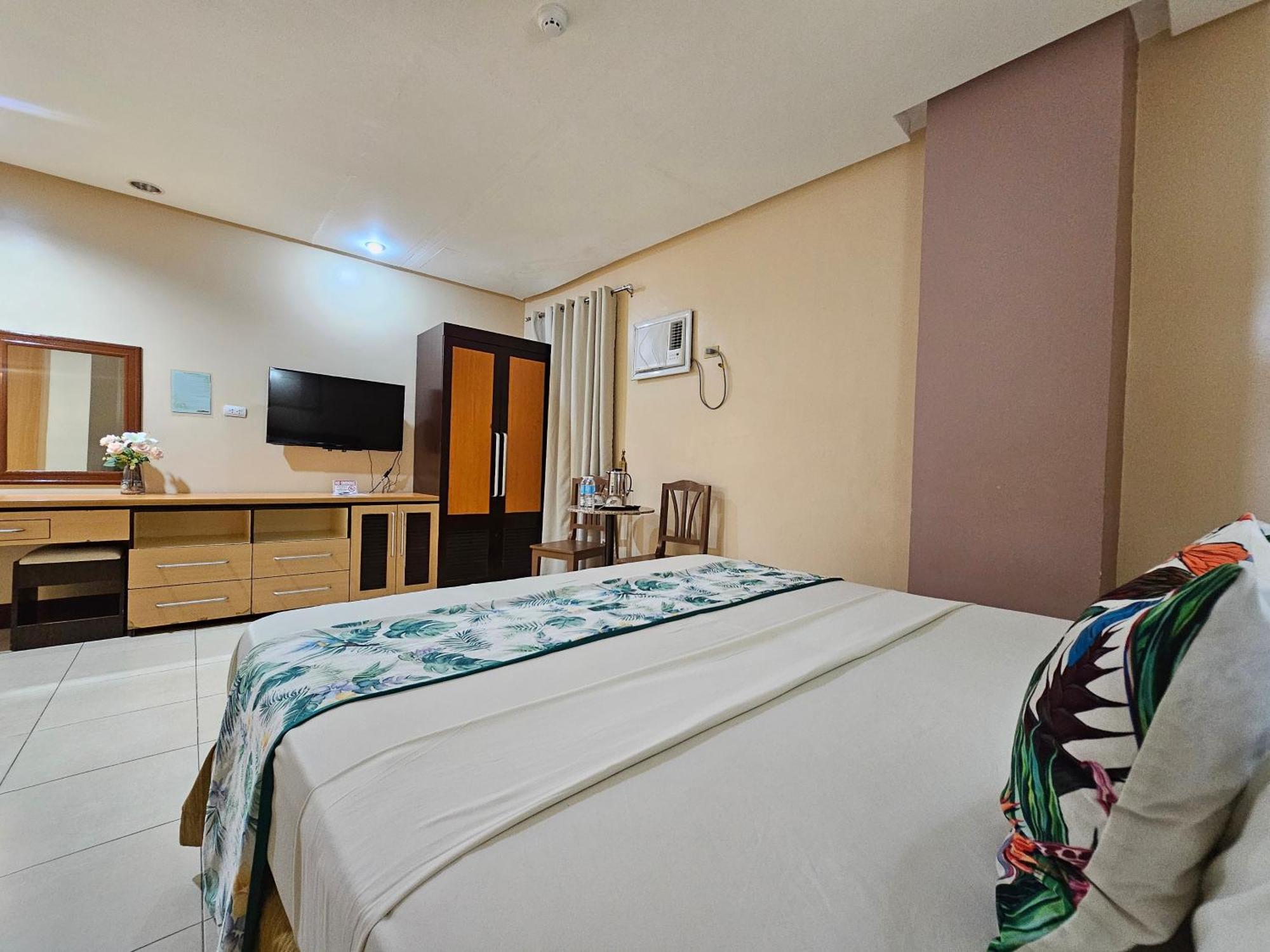 Hotel Nicanor Dumaguete City Exterior photo