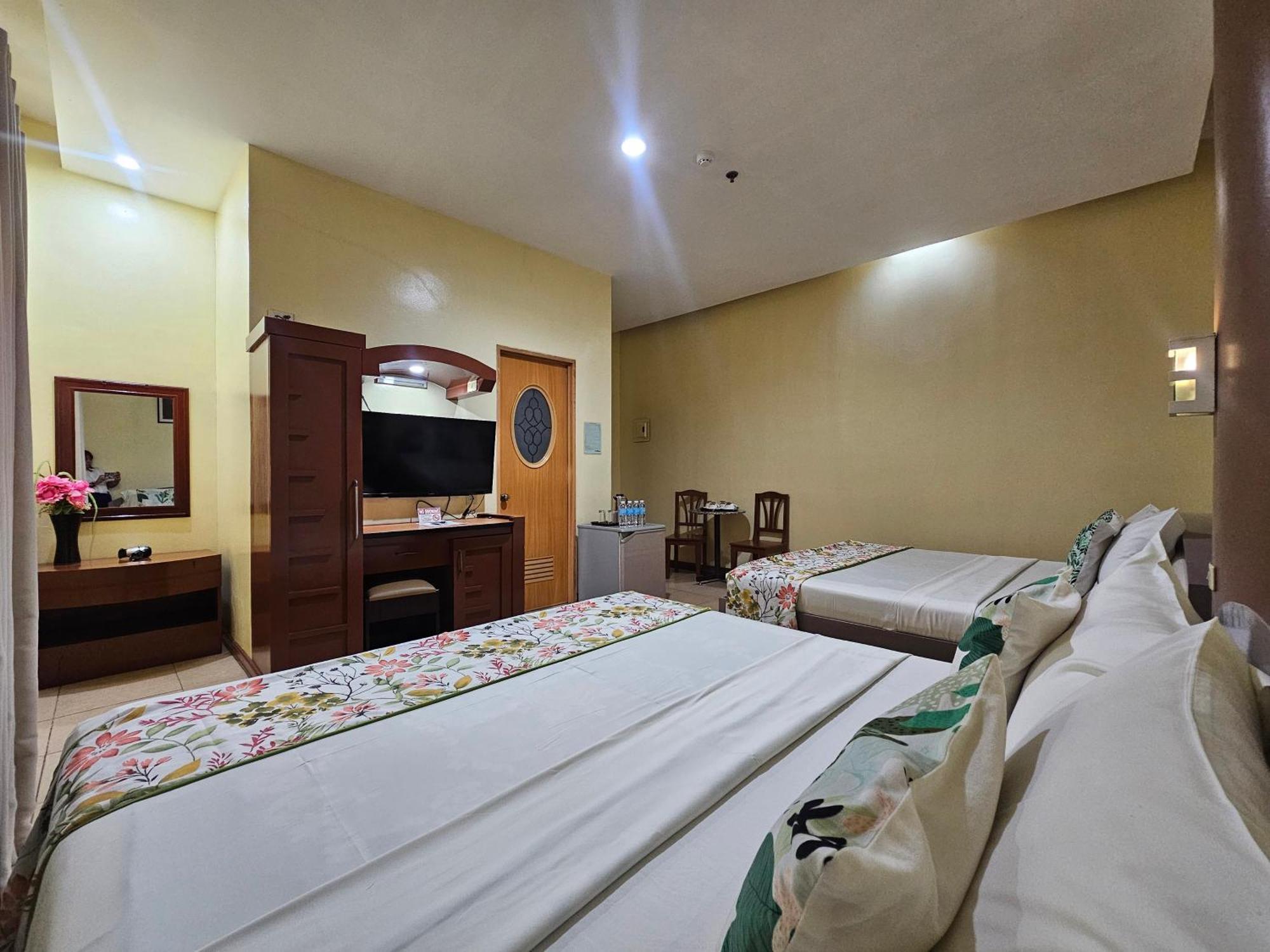 Hotel Nicanor Dumaguete City Exterior photo