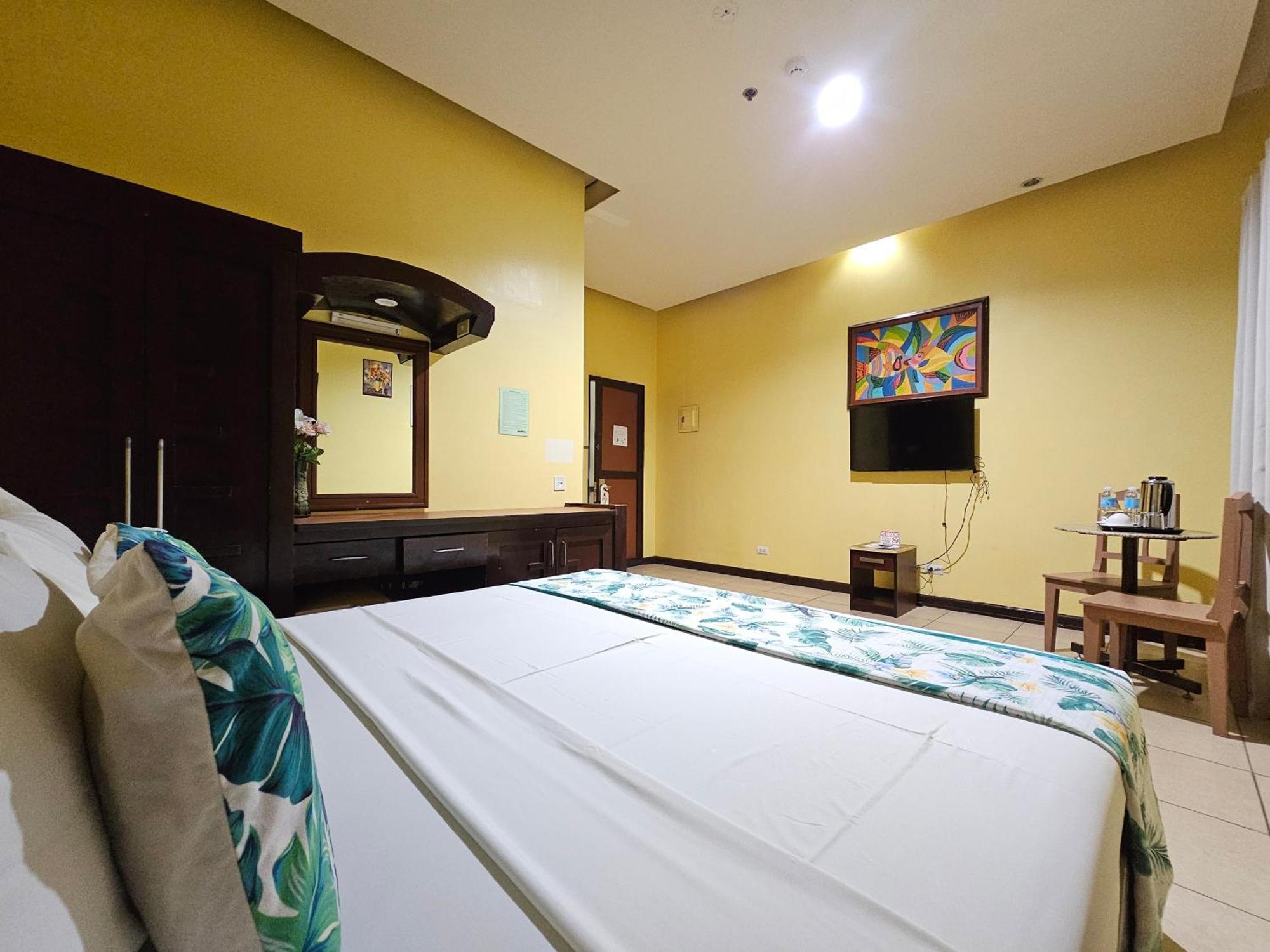 Hotel Nicanor Dumaguete City Exterior photo