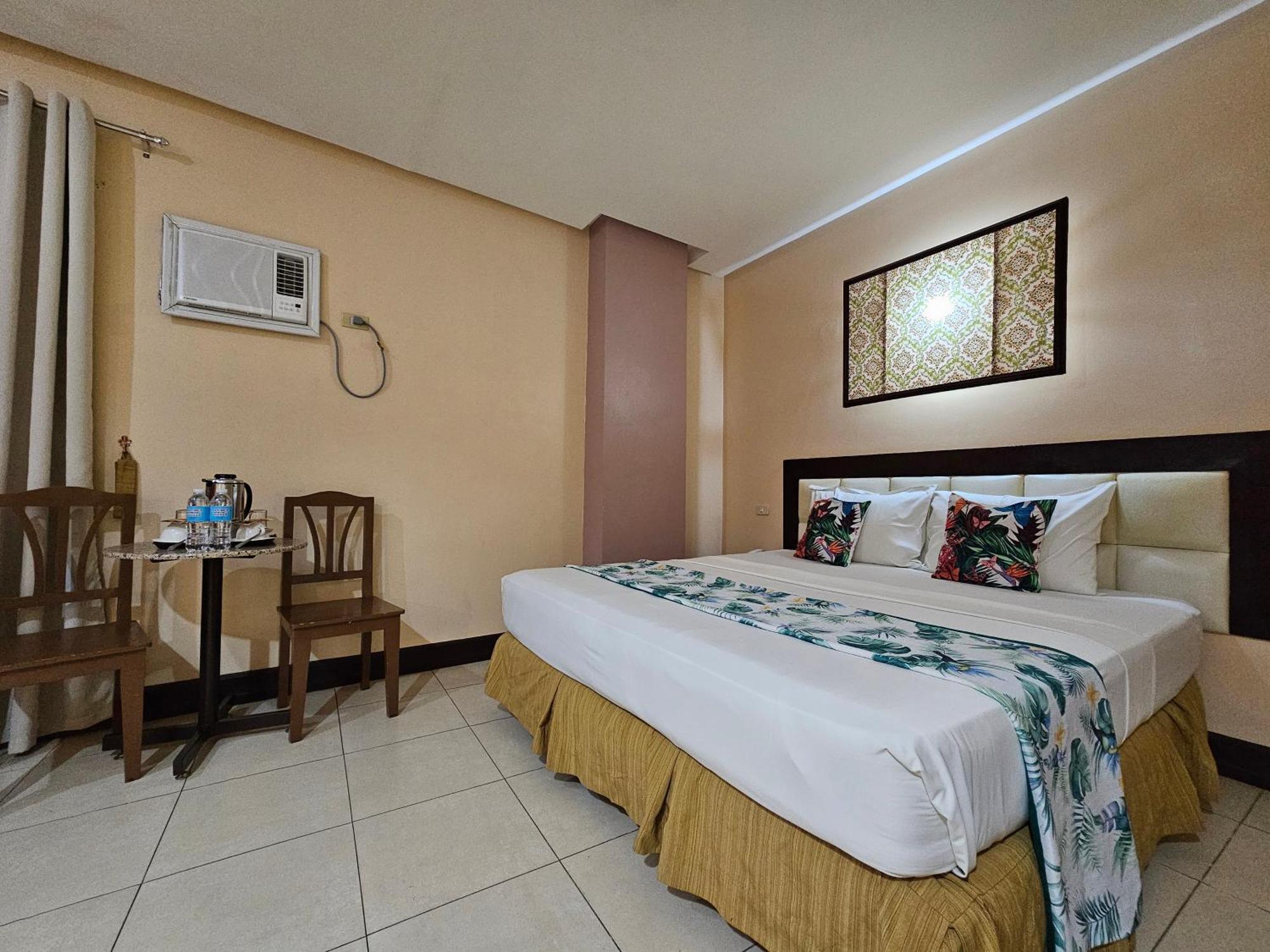 Hotel Nicanor Dumaguete City Exterior photo