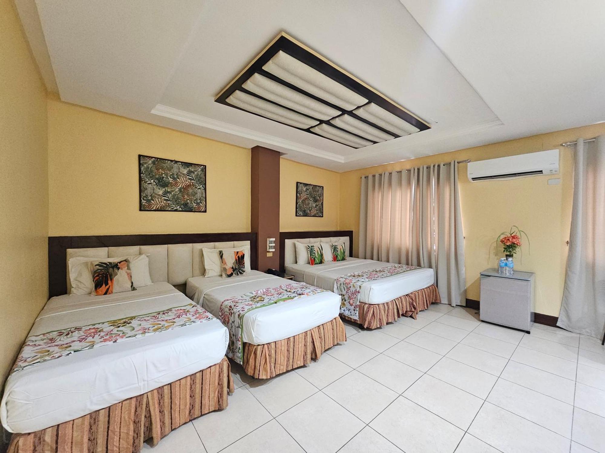 Hotel Nicanor Dumaguete City Exterior photo