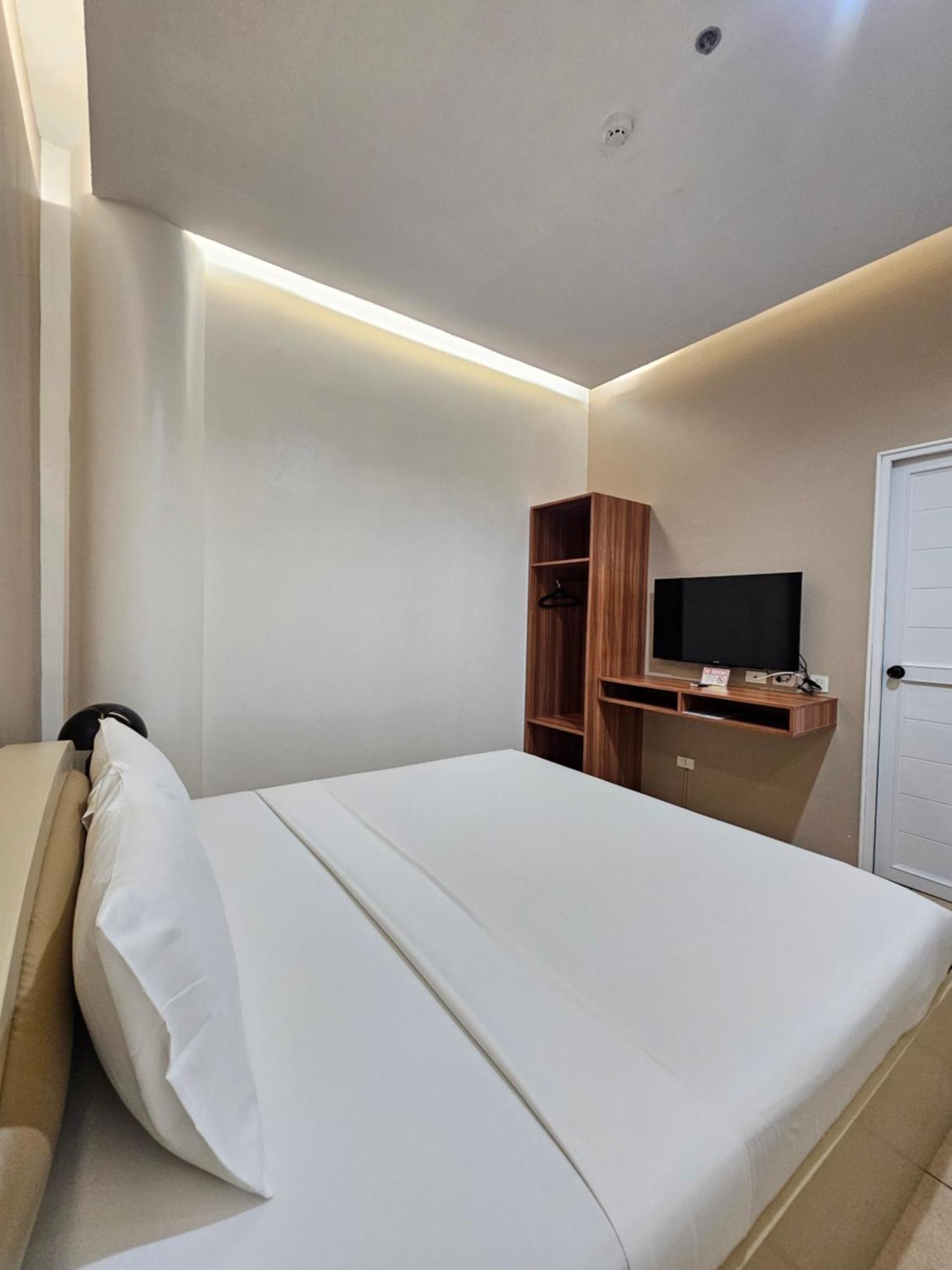 Hotel Nicanor Dumaguete City Exterior photo