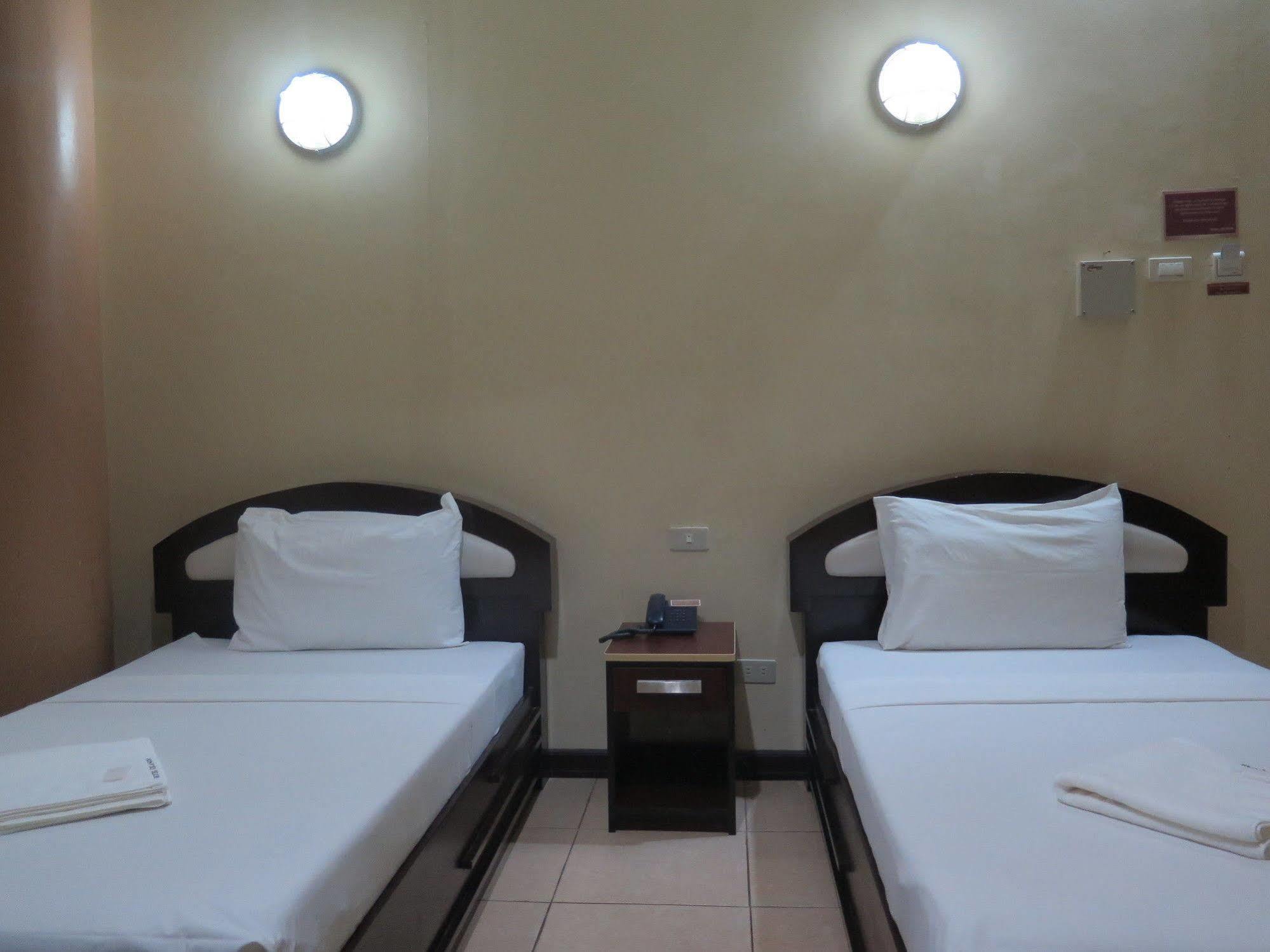 Hotel Nicanor Dumaguete City Exterior photo