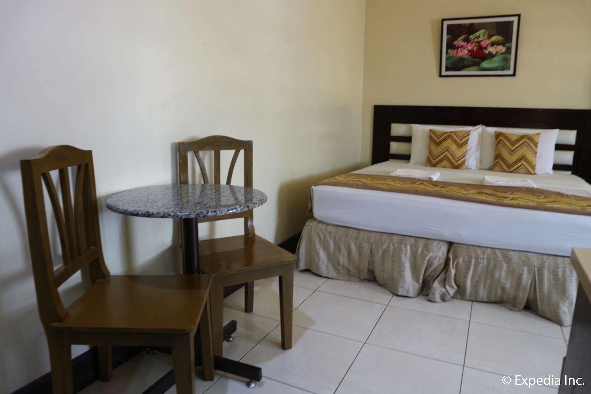 Hotel Nicanor Dumaguete City Exterior photo